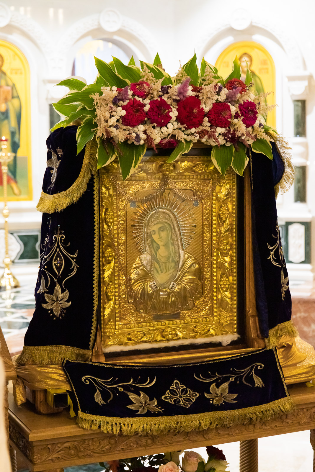 Как Православная церковь проверяет мироточащие иконы на подлинность