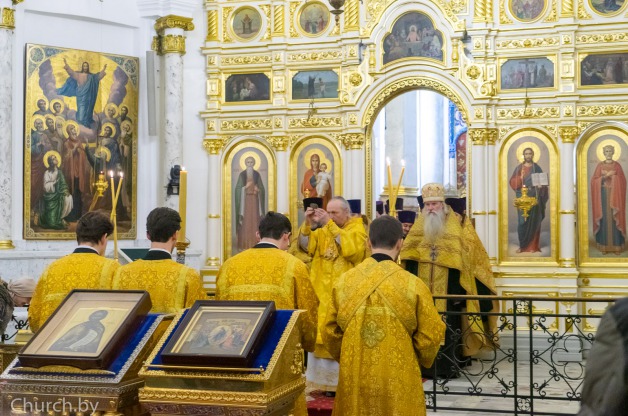 В канун Недели 27-й по Пятидесятнице Патриарший Экзарх совершил всенощное бдение в Свято-Духовом кафедральном соборе города Минска